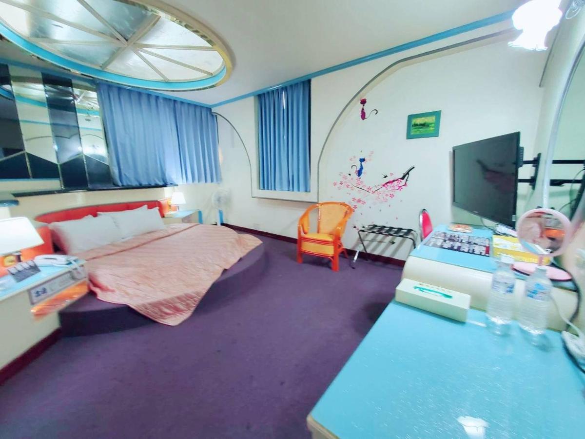 Hua Ku Hotel Tainan Esterno foto