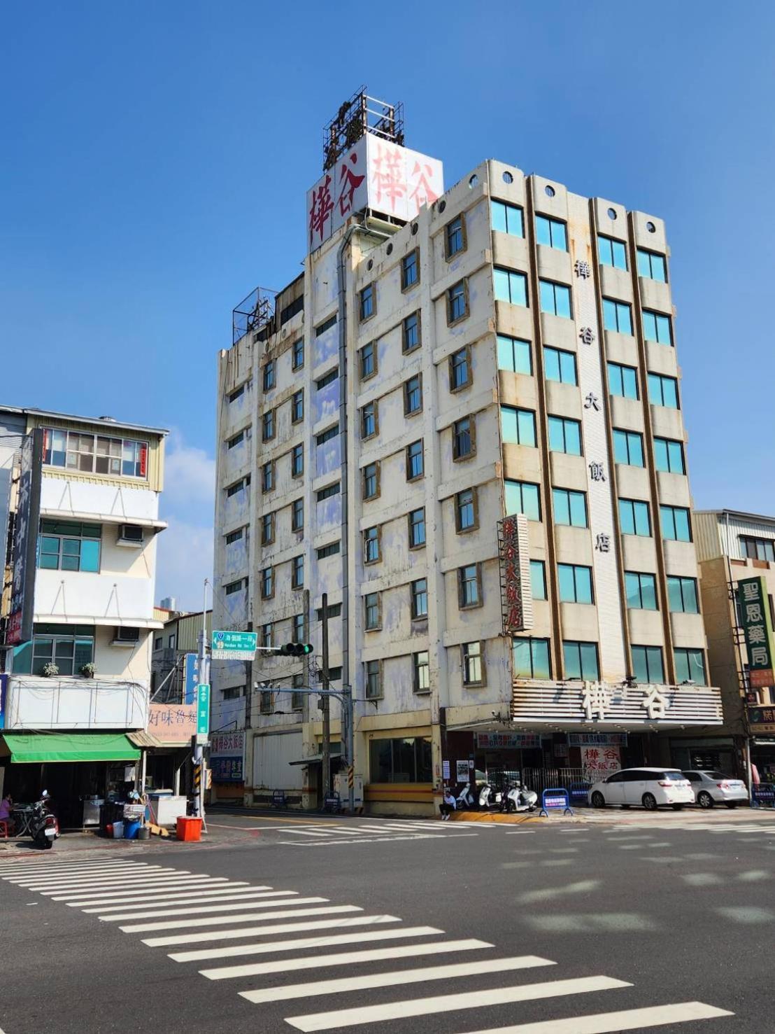 Hua Ku Hotel Tainan Esterno foto