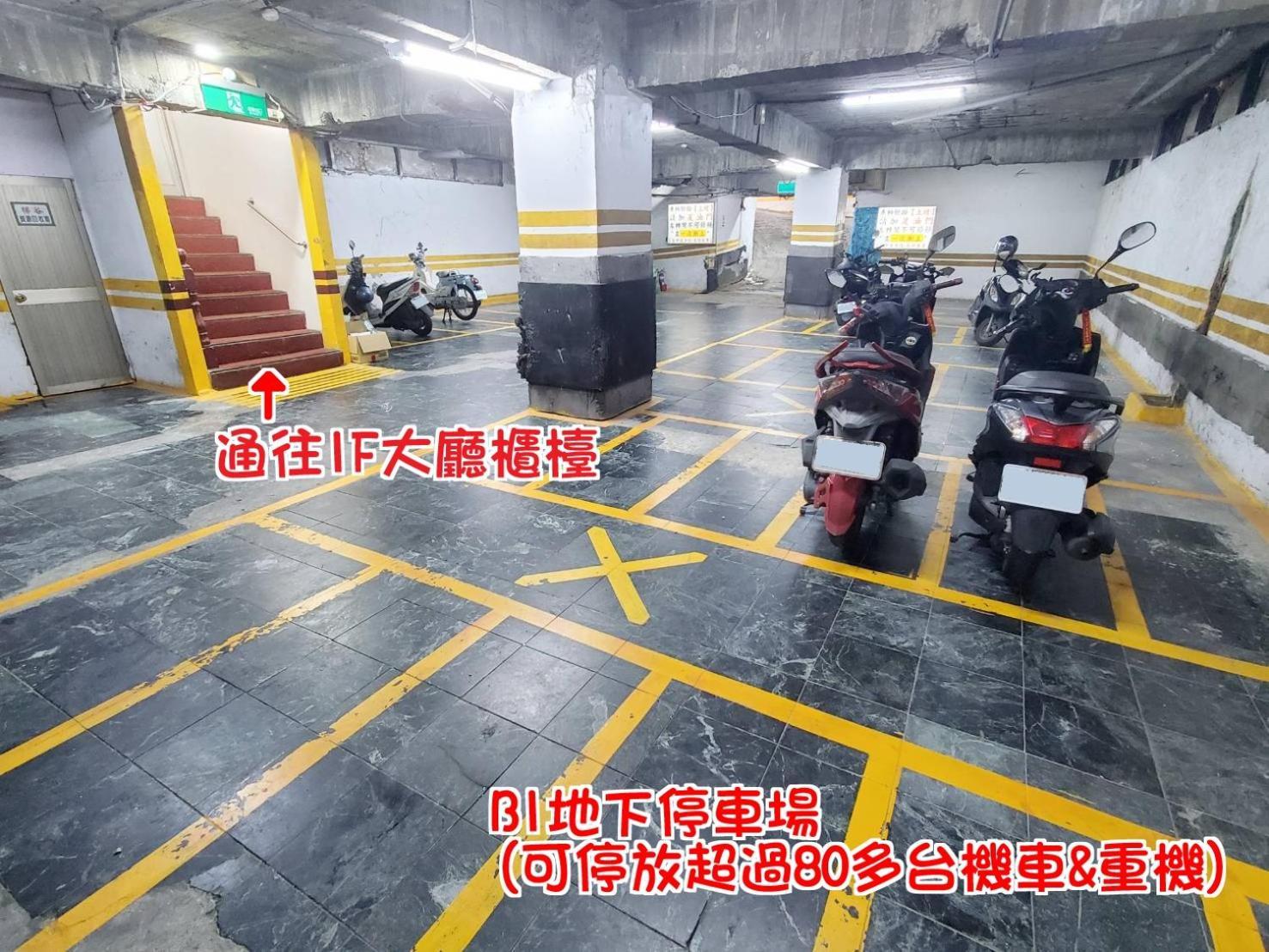 Hua Ku Hotel Tainan Esterno foto
